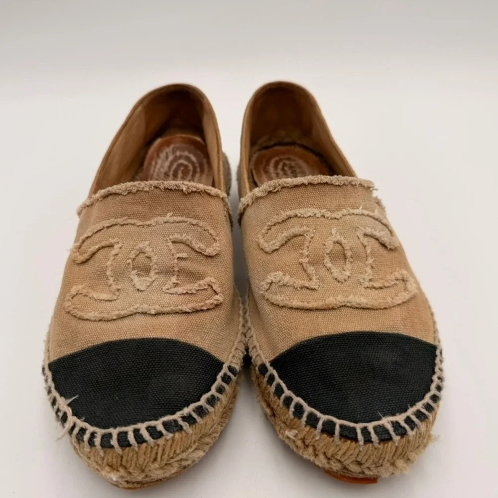 Chanel Espadrilles Women Size 39‎ Tan Black Fair Frayed CC Logo G29762